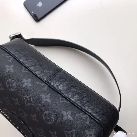 FS CHEAP Louis Vuitton Messenger 0529